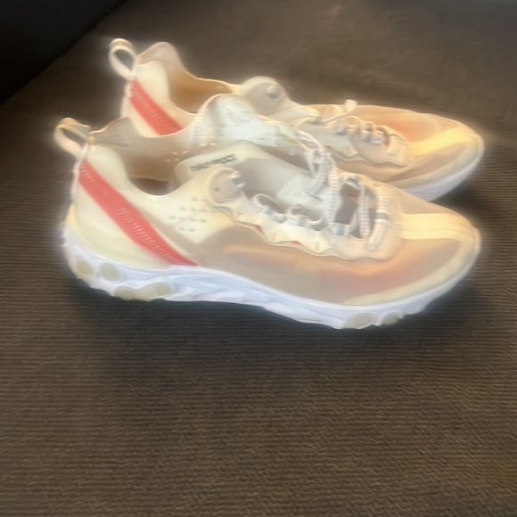 Nike react Size 8 - Picture 3 of 3